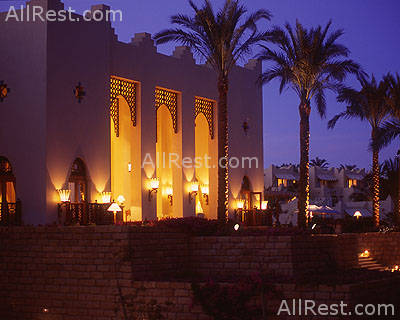 Four Seasons Resort 9